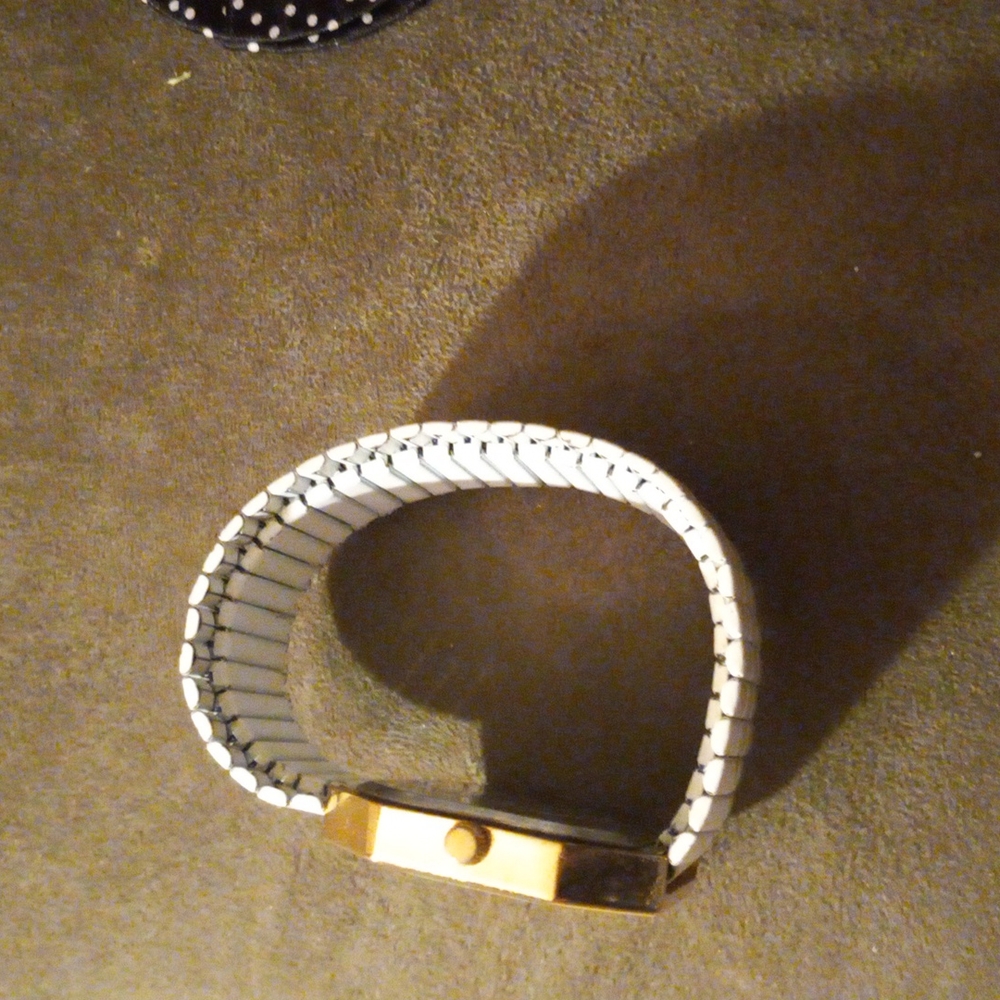 Watch - Picture 2 of 3